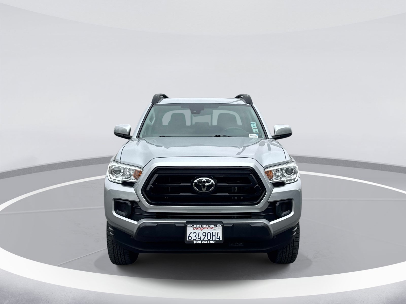 Used 2022 Toyota Tacoma SR AWD/4WD image 2