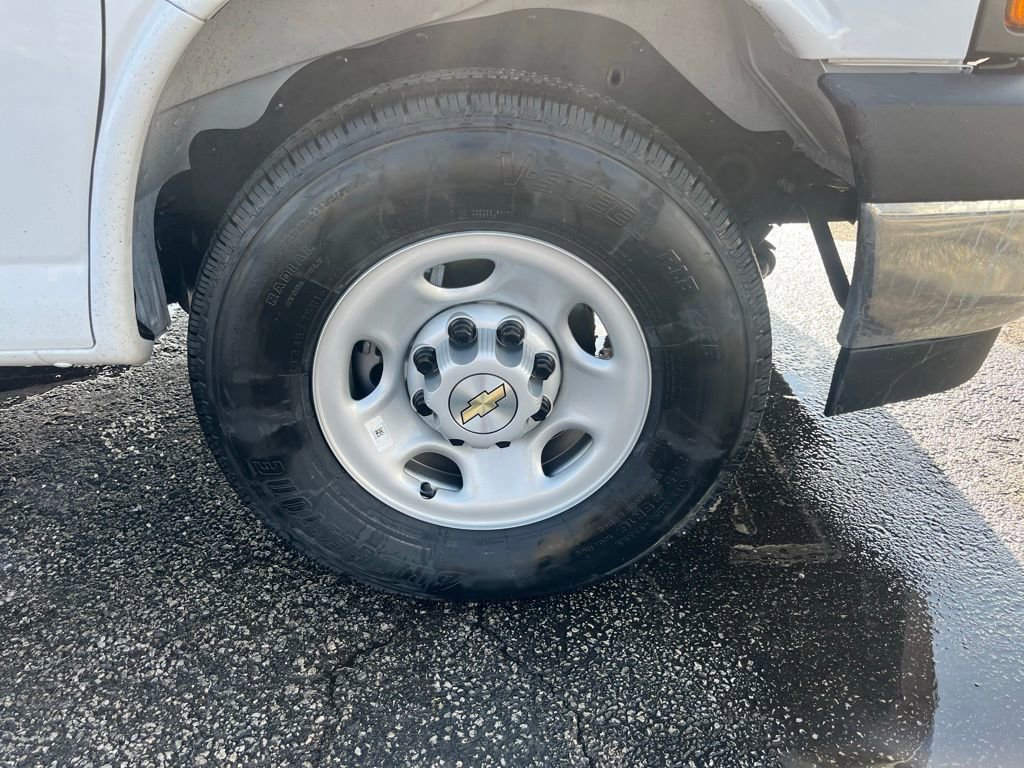 New 2026 Chevrolet Express 3500 w/ Power Convenience Package image 25