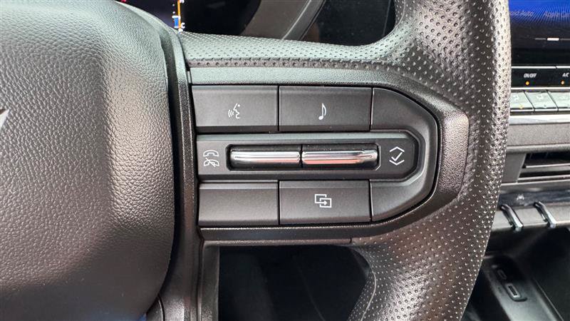 Used 2023 Chevrolet Colorado W/T RWD image 36