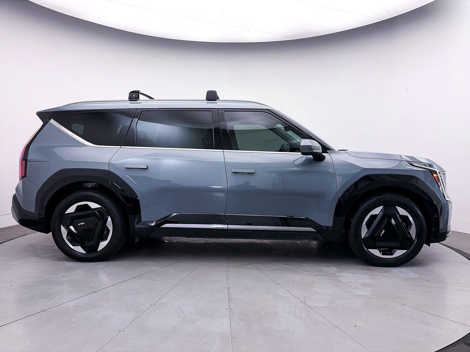 Used 2024 Kia EV9 Land AWD/4WD image 50