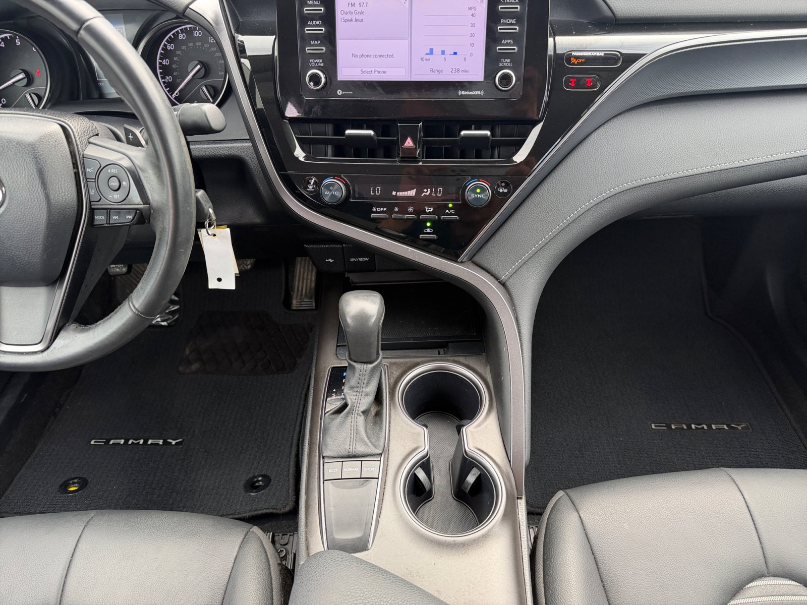 Used 2024 Toyota Camry SE FWD image 18