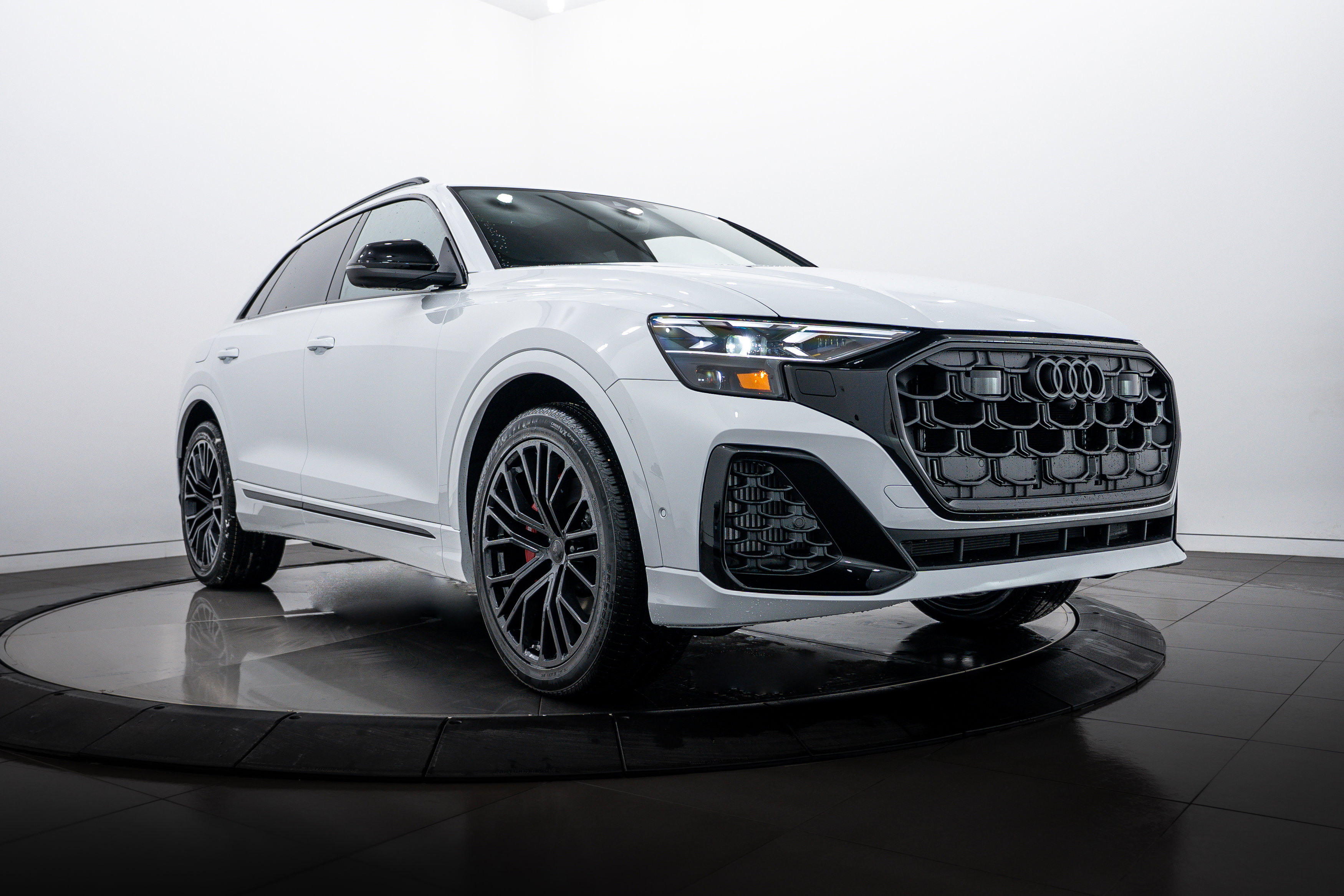 New 2026 Audi SQ8 Prestige image 1