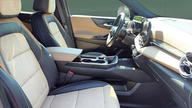 Used 2026 Chevrolet Equinox ACTIV w/ Convenience Package III FWD image 29
