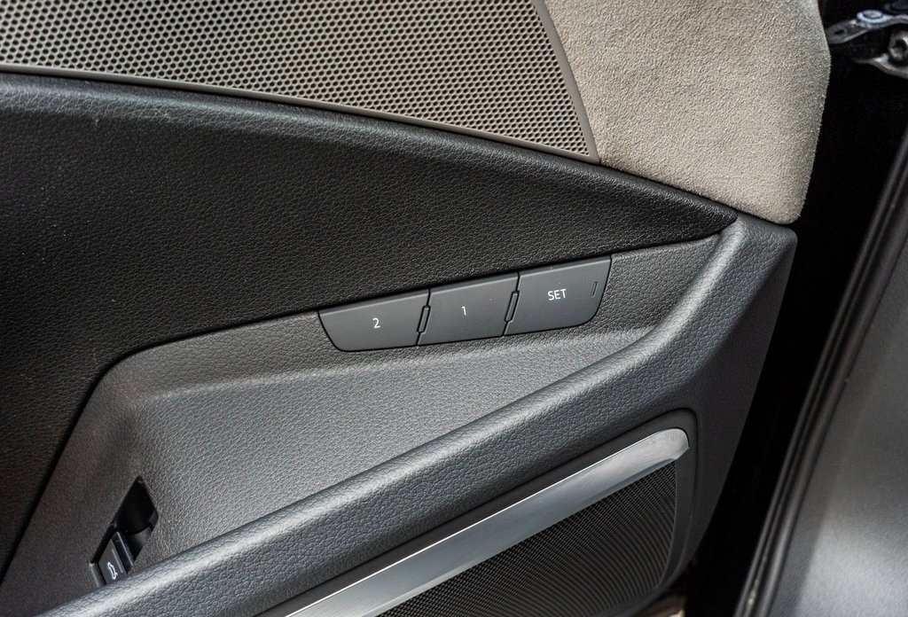 Used 2024 Audi Q8 e-tron Prestige image 20