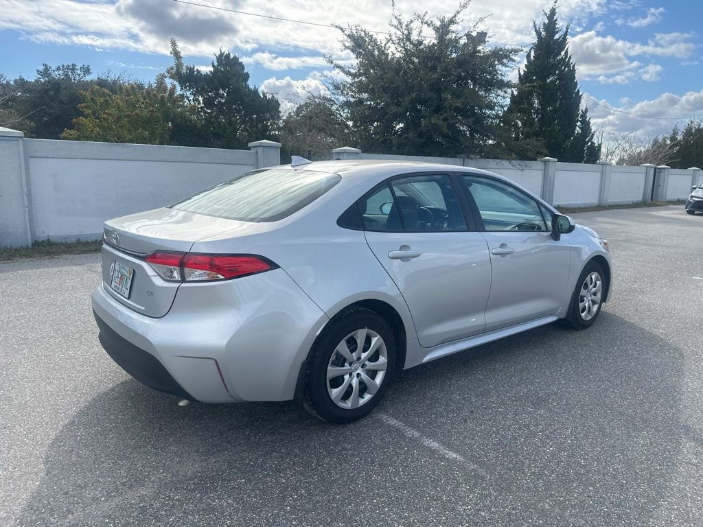 Used 2025 Toyota Corolla LE image 6