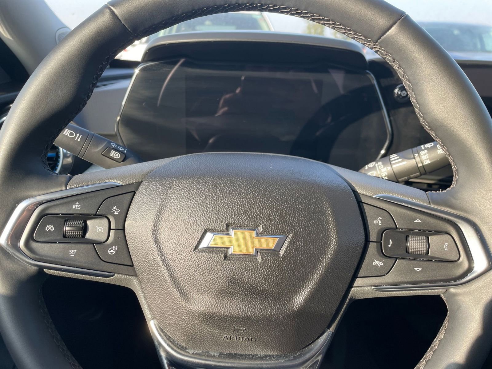 Used 2025 Chevrolet Trax LT w/ LT Convenience Package image 25