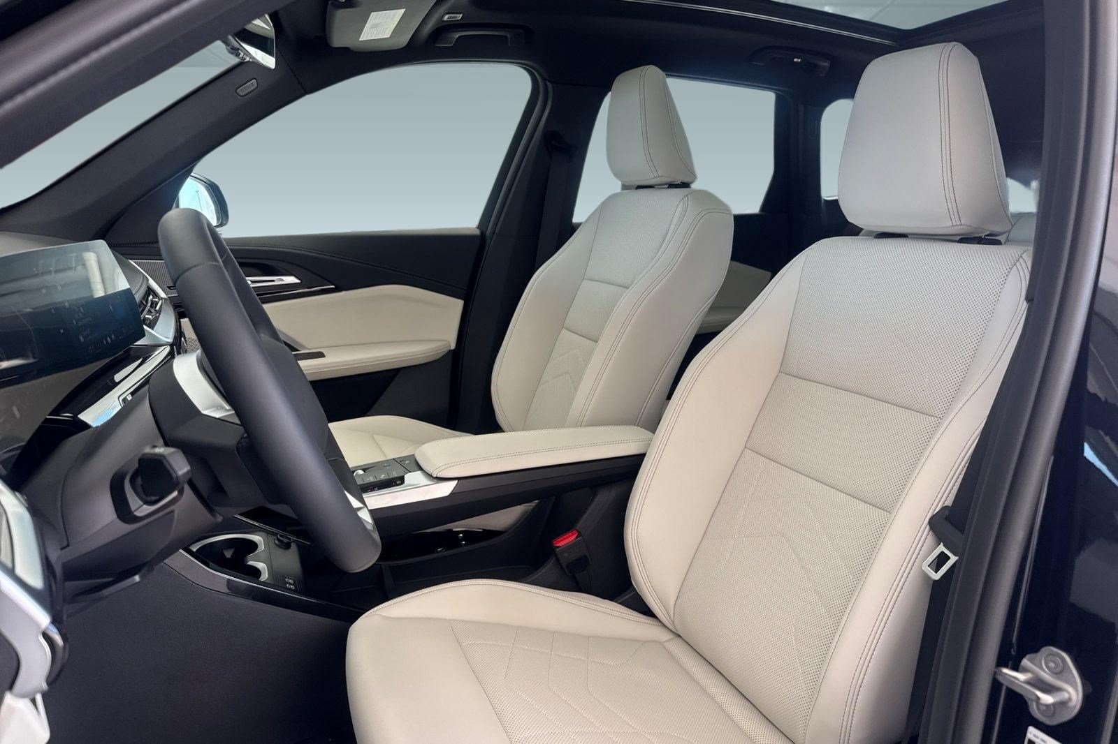 New 2026 BMW X1 xDrive28i w/ Technology Package AWD/4WD image 5