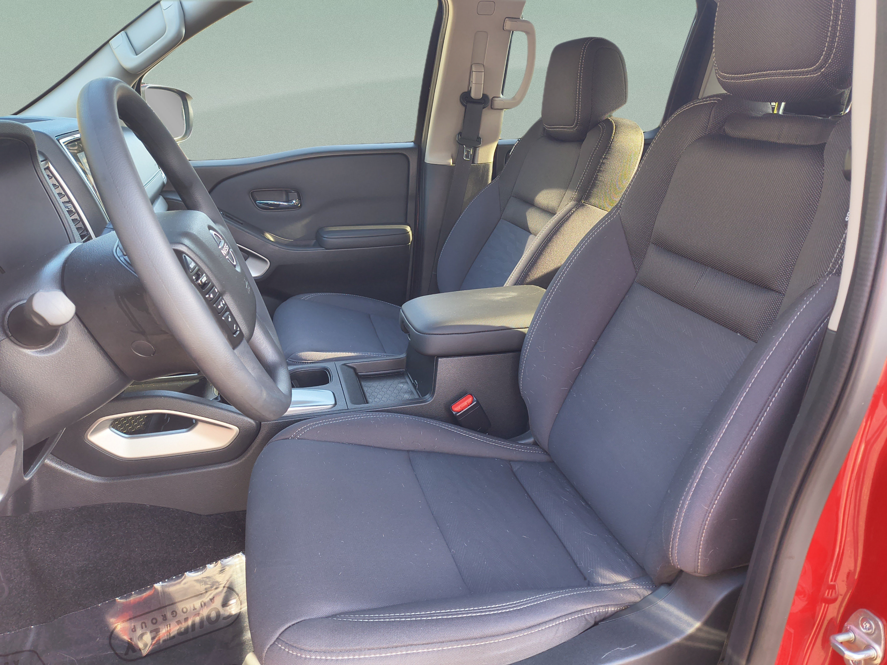 Certified 2022 Nissan Frontier SV w/ Technology Package AWD/4WD image 18