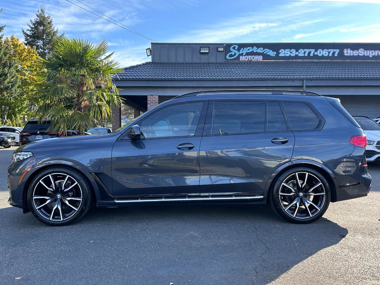 Used 2020 BMW X7 xDrive40i w/ M Sport Package AWD/4WD image 3