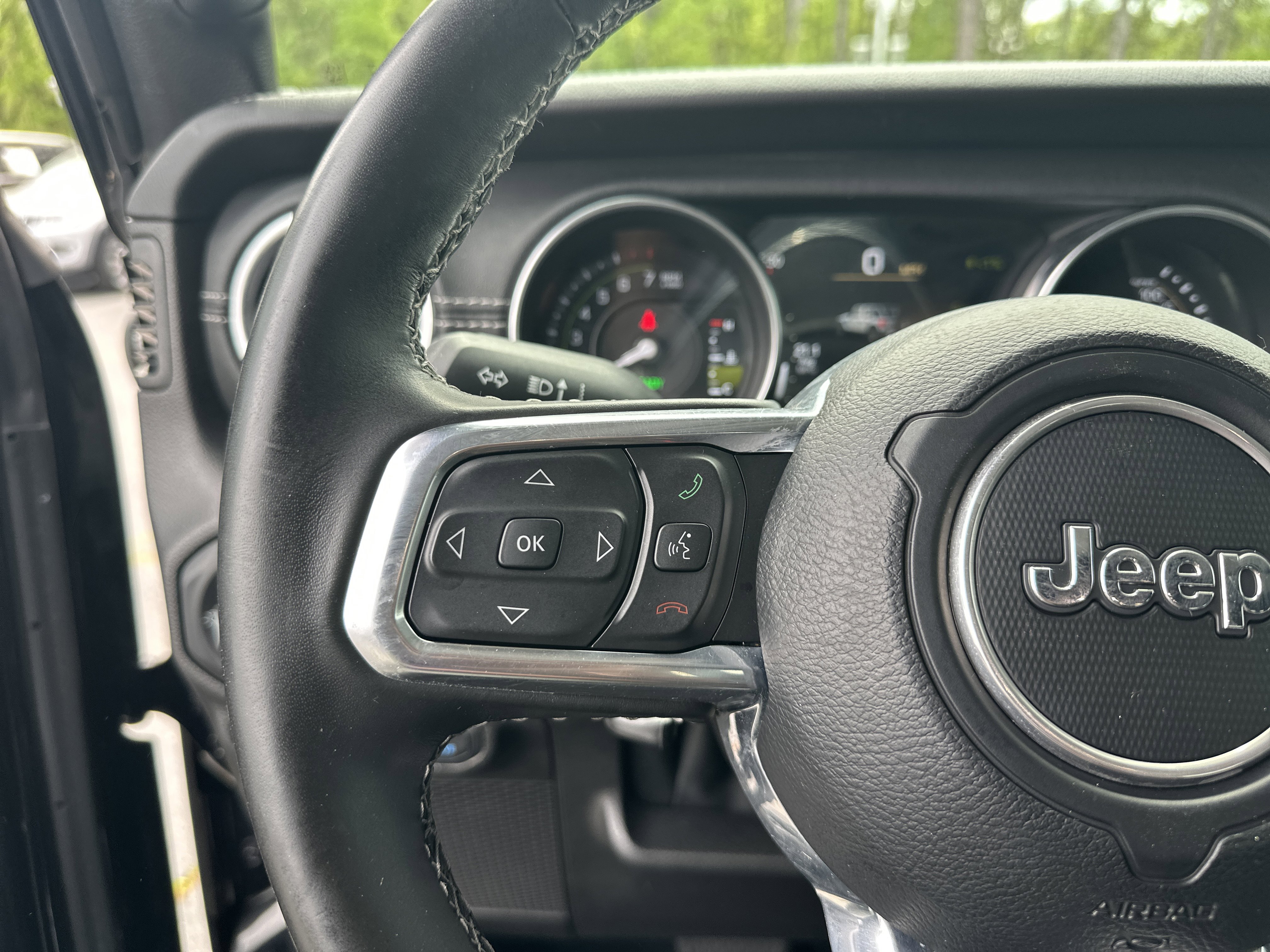 Used 2023 Jeep Wrangler Sahara w/ Cold Weather Group image 27