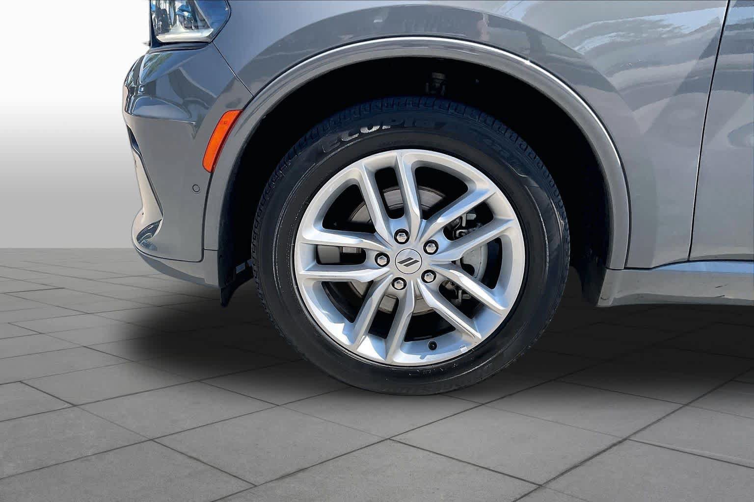 Used 2025 Dodge Durango GT AWD/4WD image 11