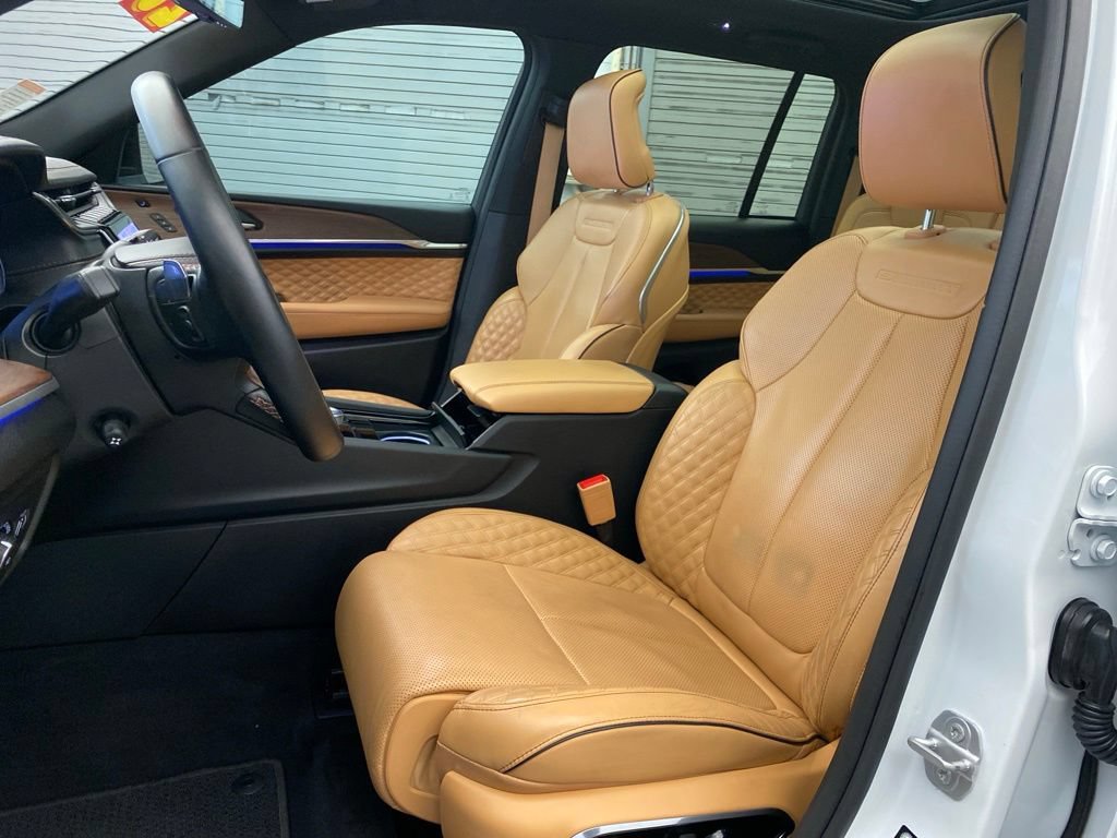 Used 2023 Jeep Grand Cherokee Summit w/ Adv Protech Group IV AWD/4WD image 30