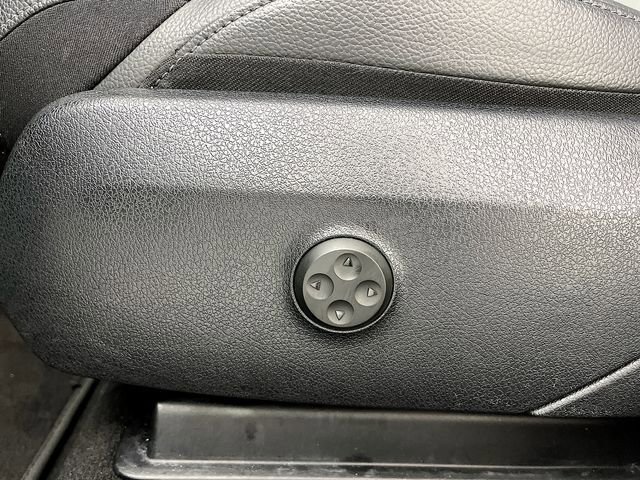 Used 2024 Mercedes-Benz GLC 300 image 13