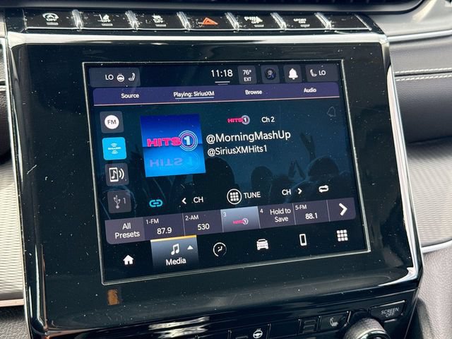 Used 2023 Jeep Grand Cherokee Laredo w/ Luxury Tech Group I AWD/4WD image 16