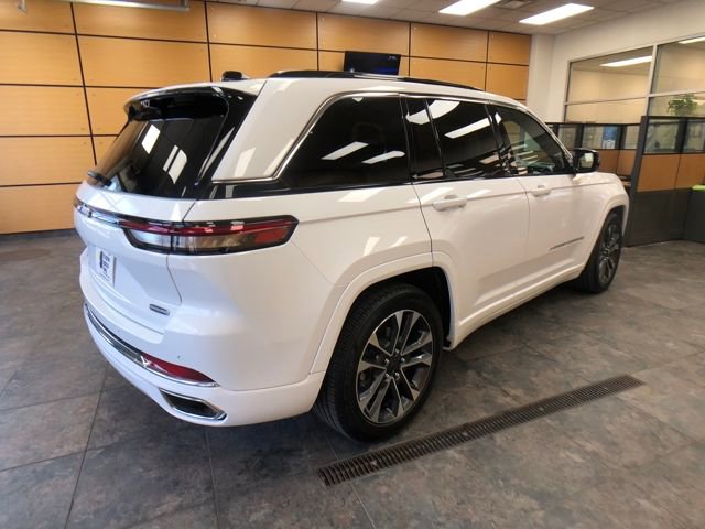 Used 2024 Jeep Grand Cherokee Overland w/ Luxury Tech Group IV image 7