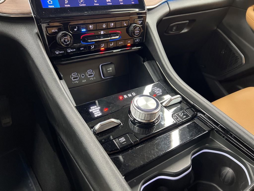 Used 2025 Jeep Grand Cherokee L Summit image 20