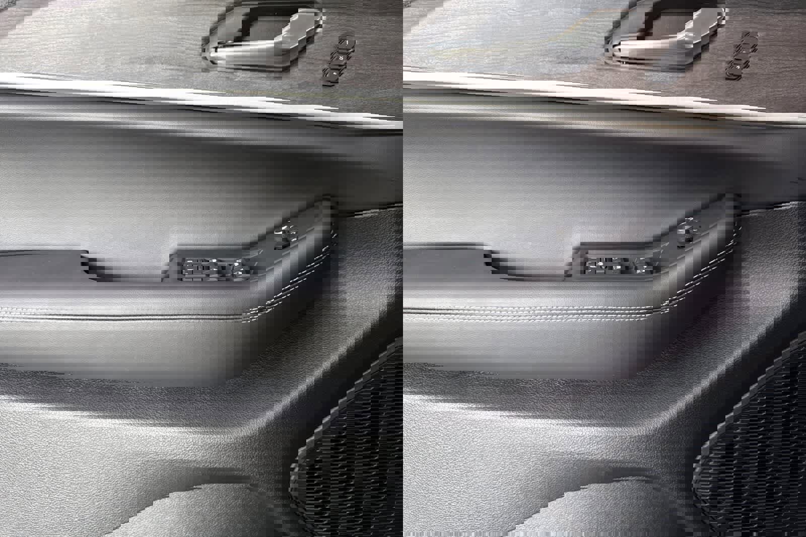 New 2025 Jeep Grand Cherokee L Limited w/ Black Appearance Package image 12