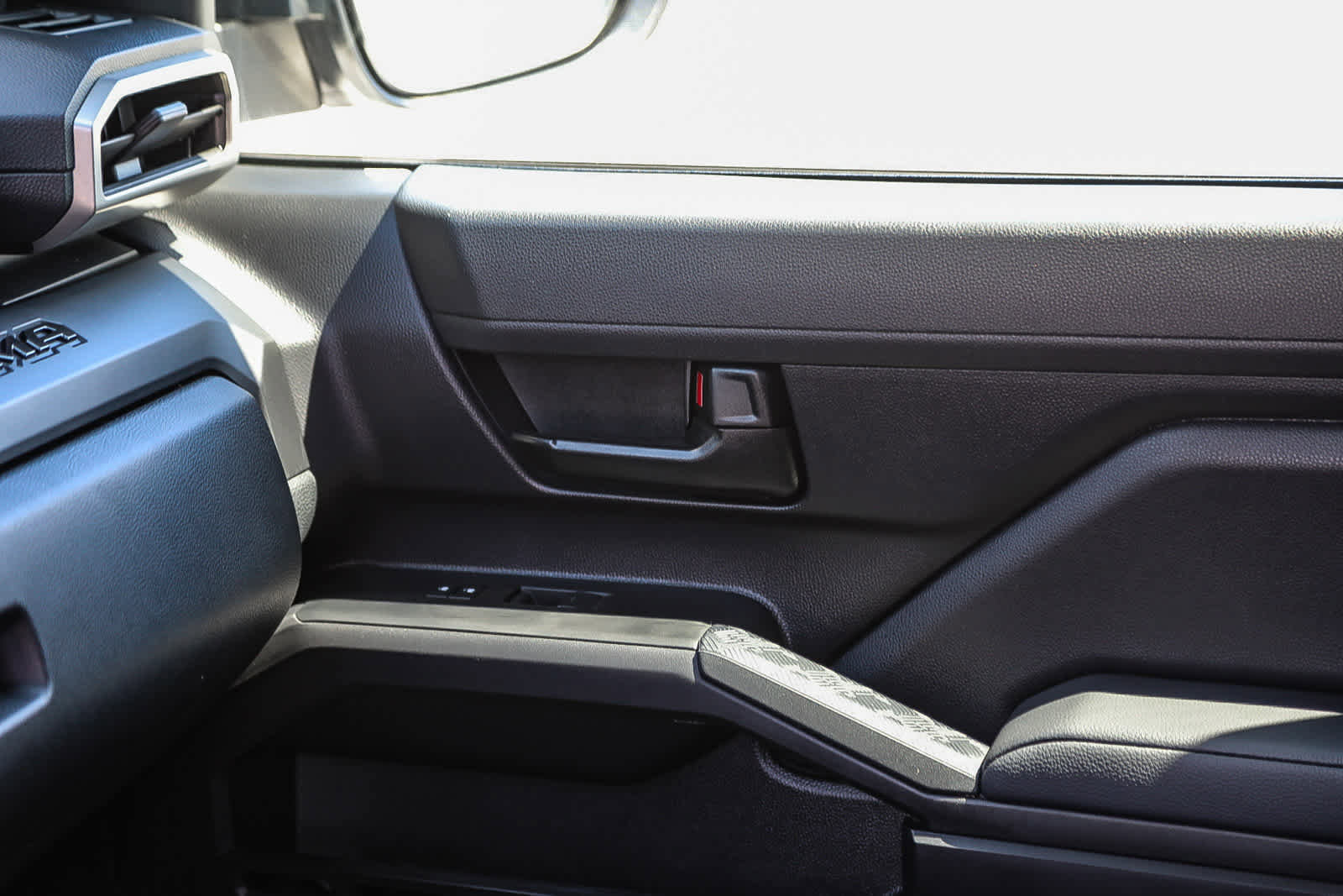 Used 2025 Toyota Tacoma SR RWD image 20
