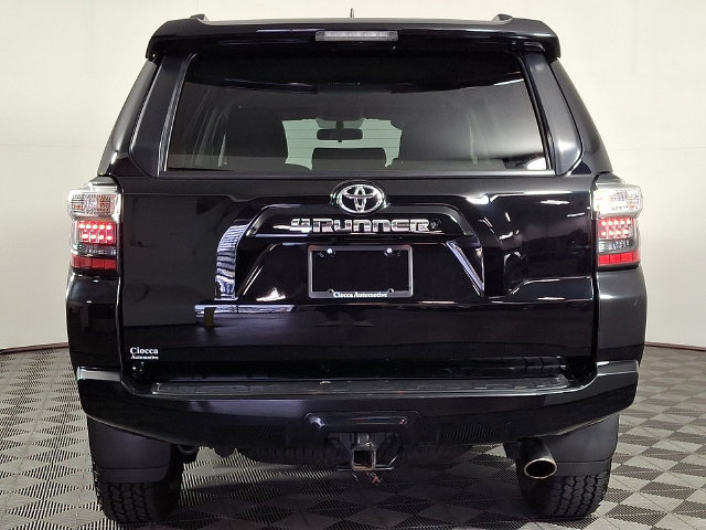 Used 2019 Toyota 4Runner SR5 AWD/4WD image 8