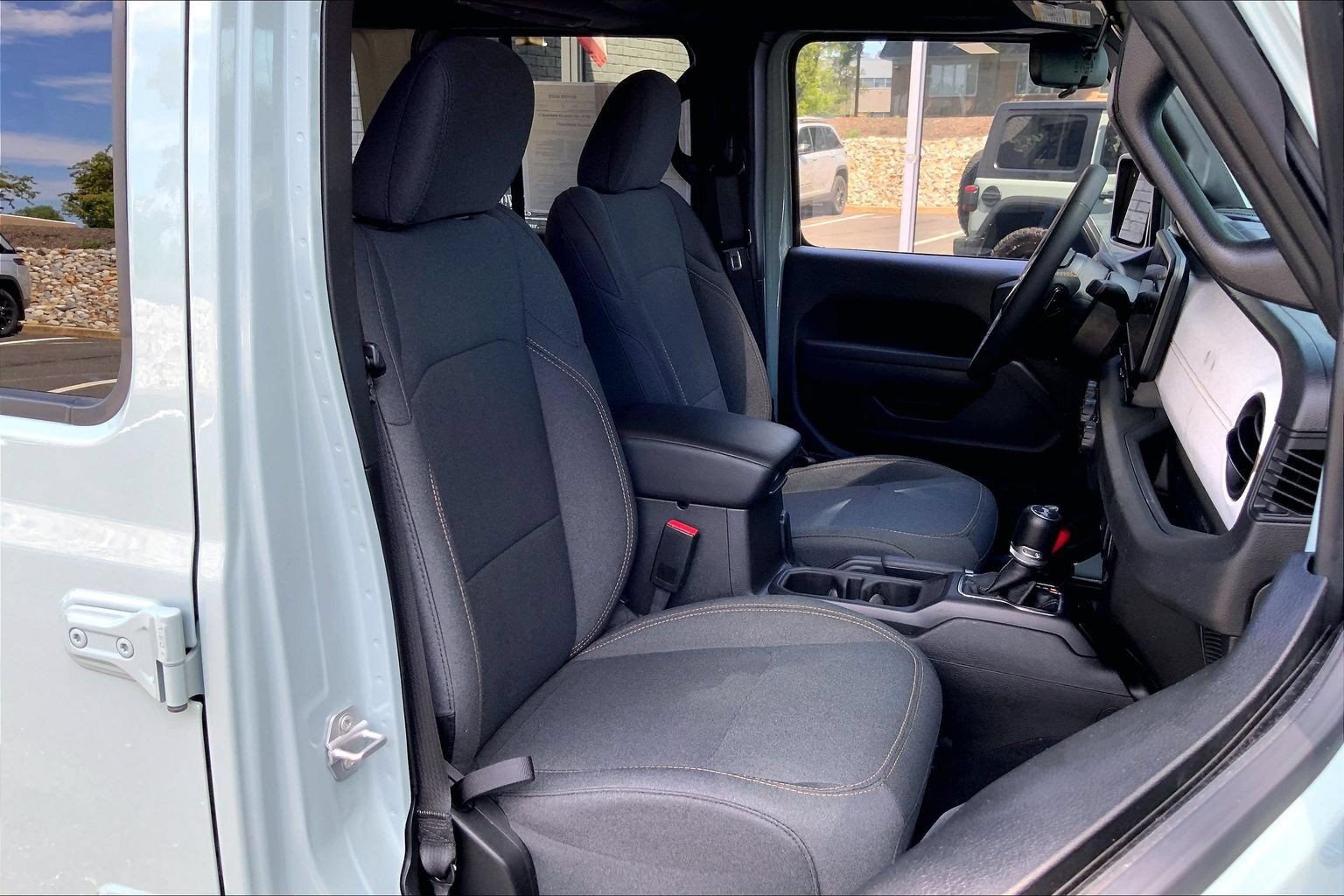 Used 2024 Jeep Wrangler Unlimited AWD/4WD image 6