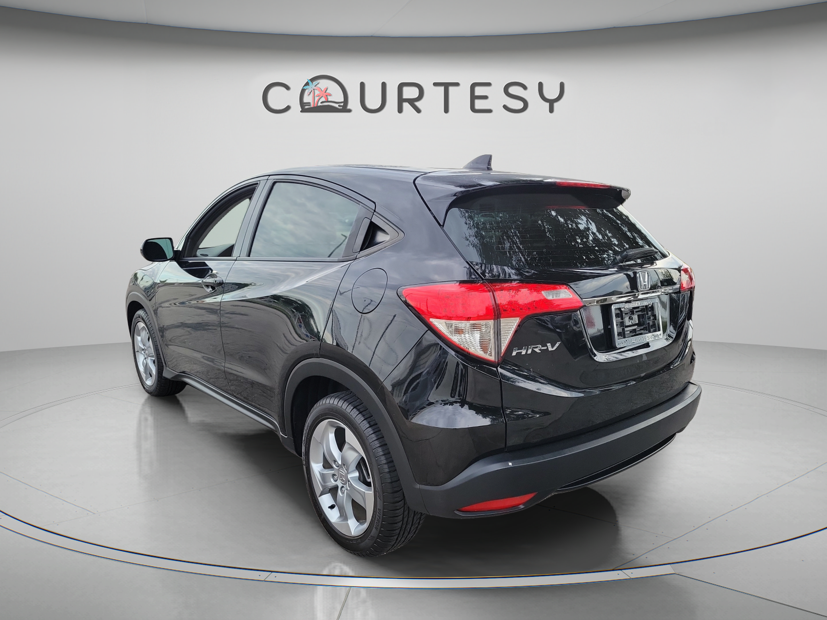 Used 2019 Honda HR-V LX image 2