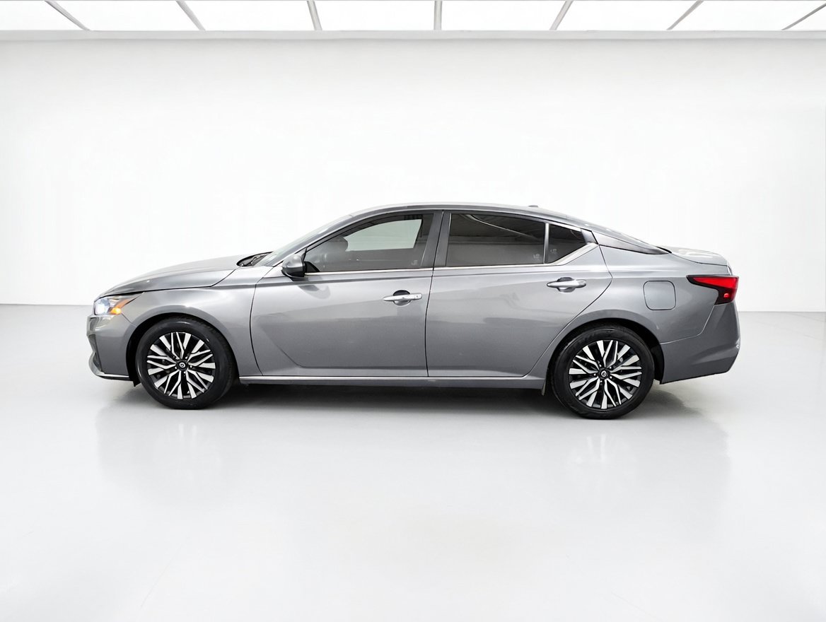 Used 2023 Nissan Altima 2.5 SV FWD image 21
