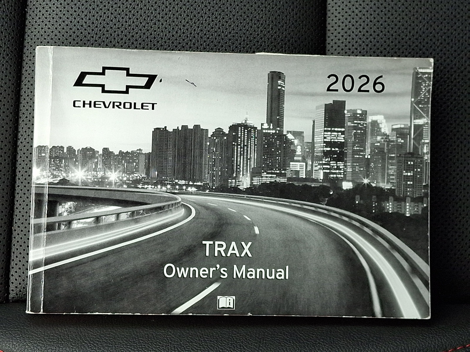 Certified 2026 Chevrolet Trax RS w/ Sunroof Package FWD image 27