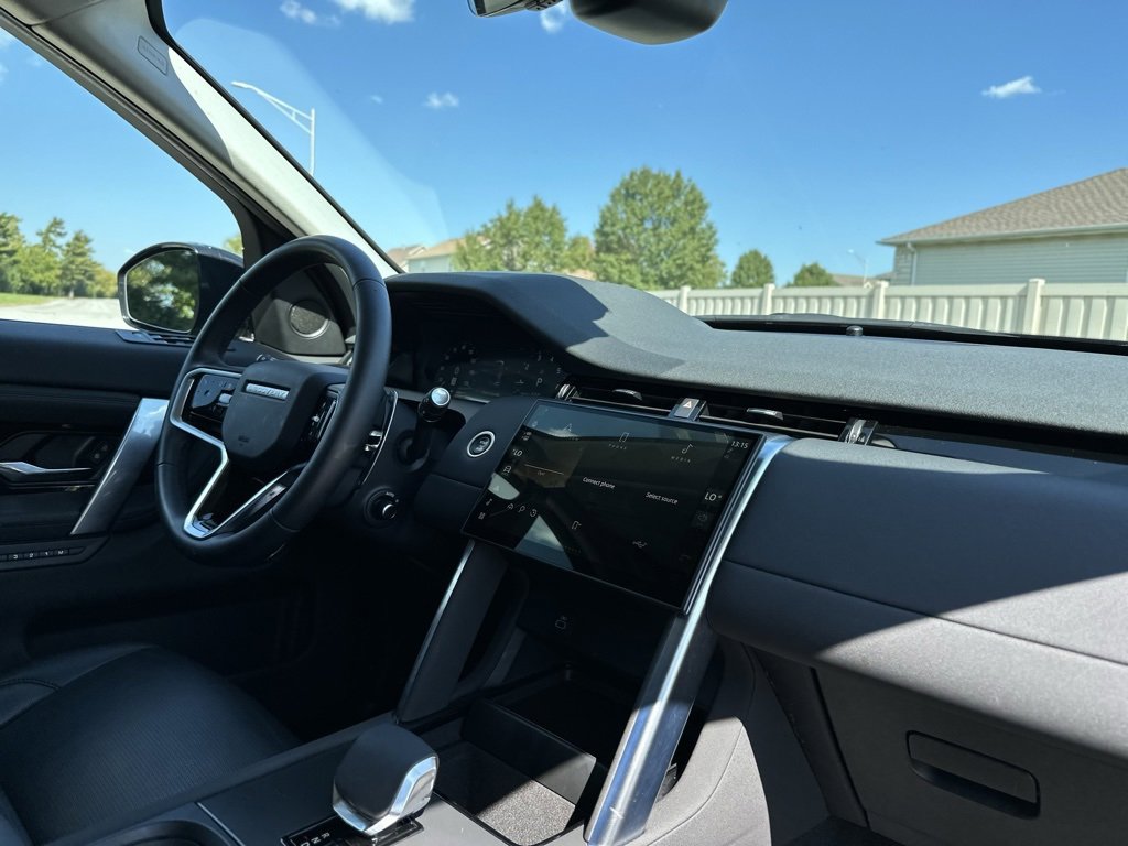 Used 2024 Land Rover Discovery Sport S image 25