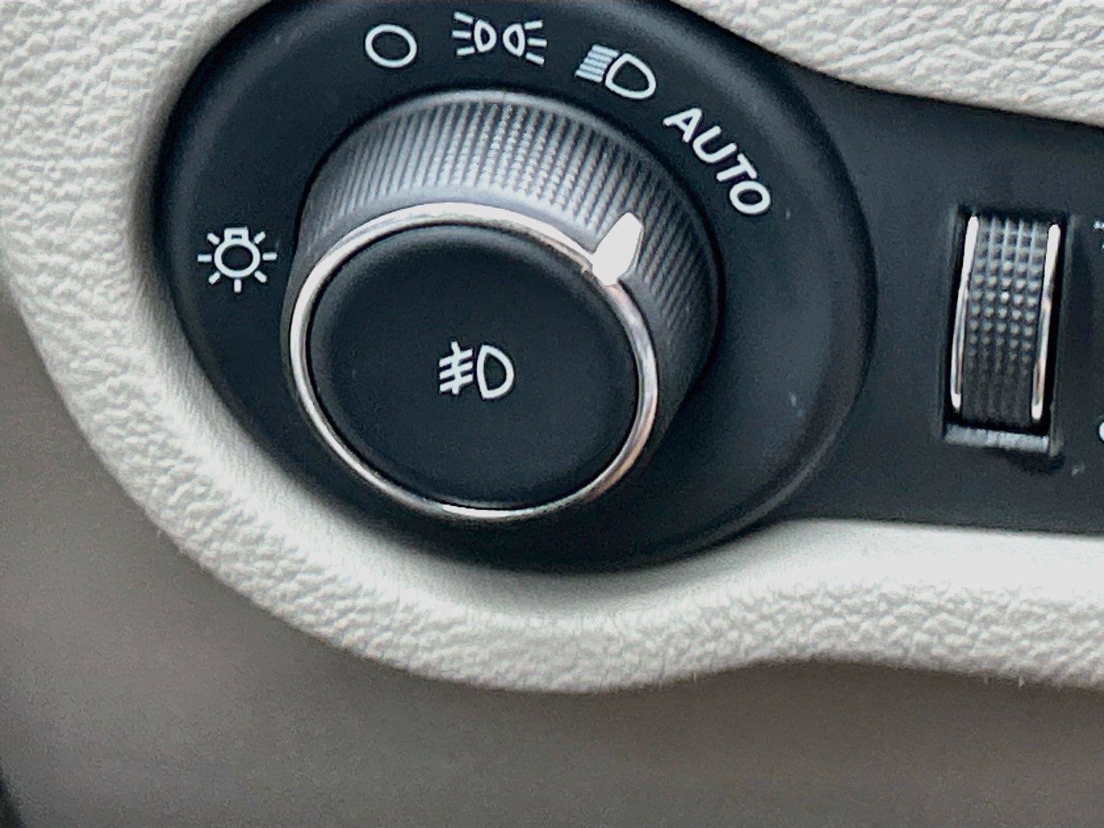 Used 2024 Chrysler Pacifica Touring-L FWD image 35