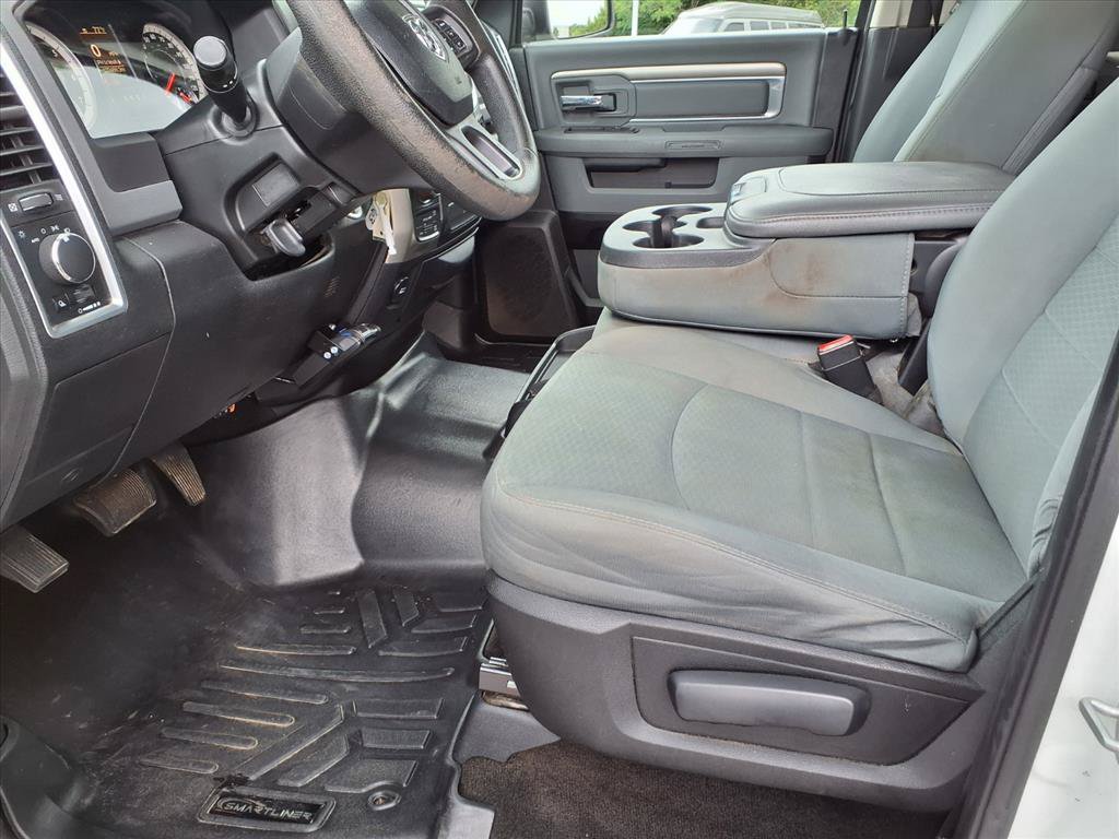 Used 2017 RAM 1500 Classic SLT AWD/4WD image 12
