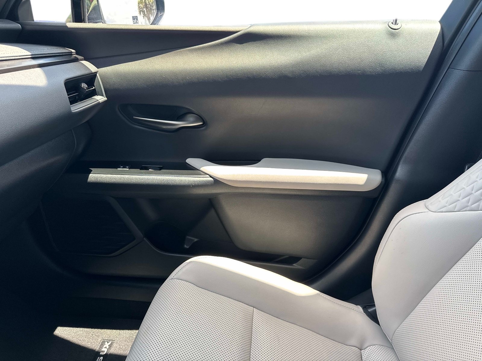 Certified 2020 Lexus UX 250h w/ Premium Package AWD/4WD image 24