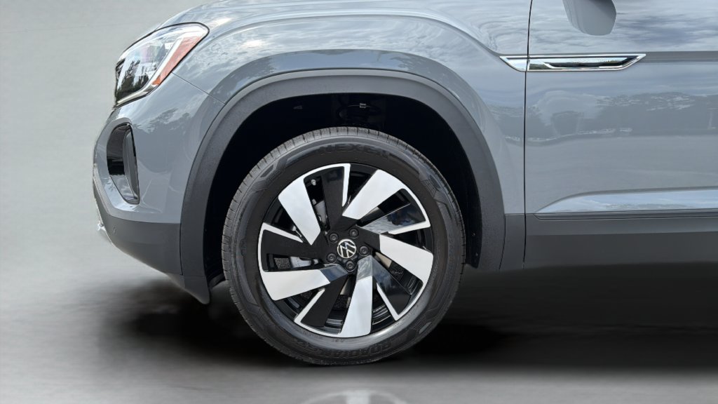 New 2026 Volkswagen Atlas Cross Sport SE FWD image 37