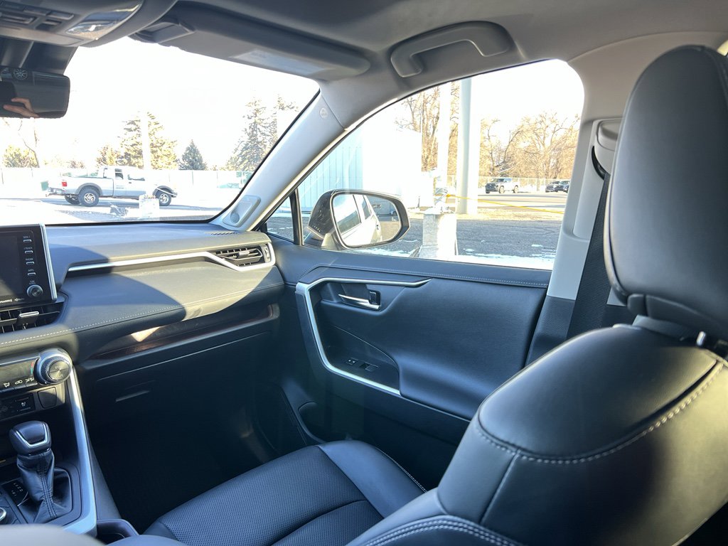 Used 2021 Toyota RAV4 Limited image 38