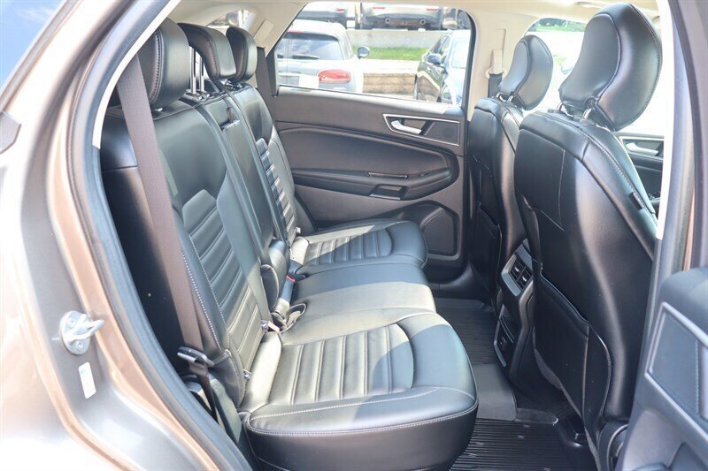 Used 2019 Ford Edge SEL w/ Equipment Group 201A AWD/4WD image 26