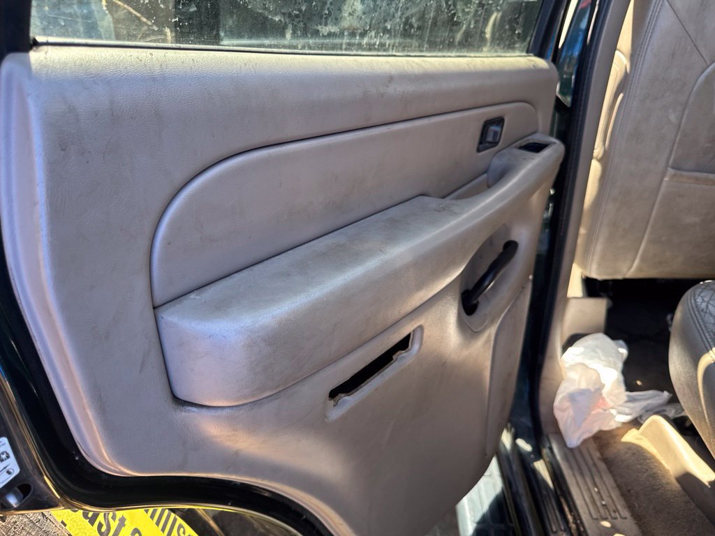 Used 2004 Chevrolet Tahoe LT w/ LT Preferred Equipment Group RWD image 12