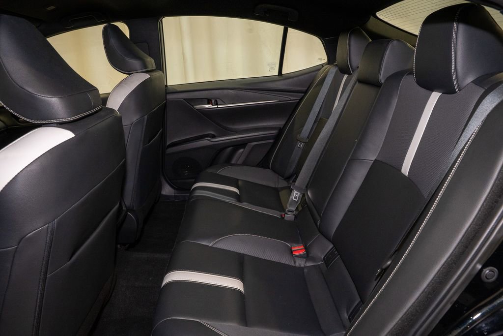 Used 2025 Toyota Camry SE image 8