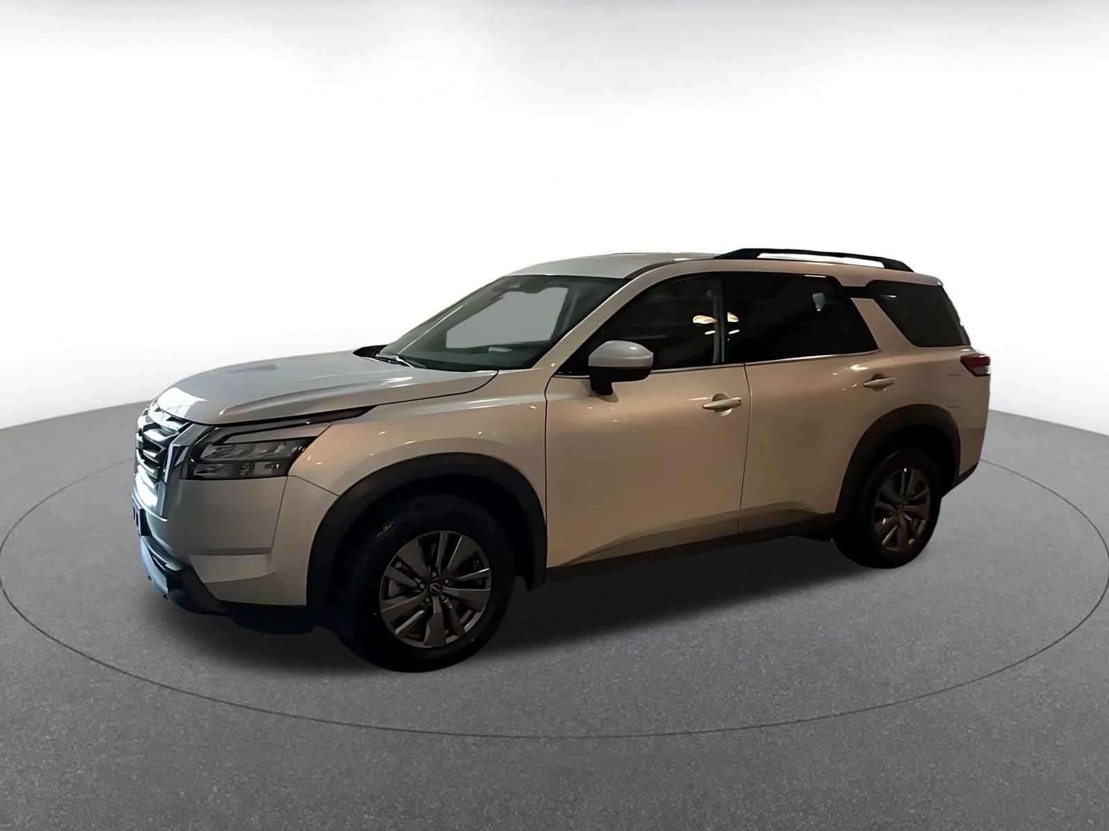 Used 2025 Nissan Pathfinder SV AWD/4WD image 8