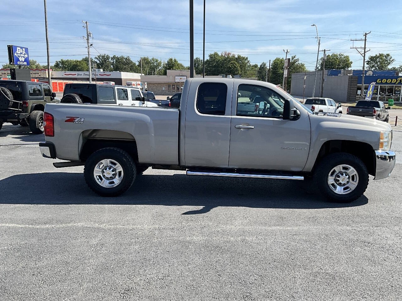 Used 2009 Chevrolet Silverado 2500 LTZ AWD/4WD image 6