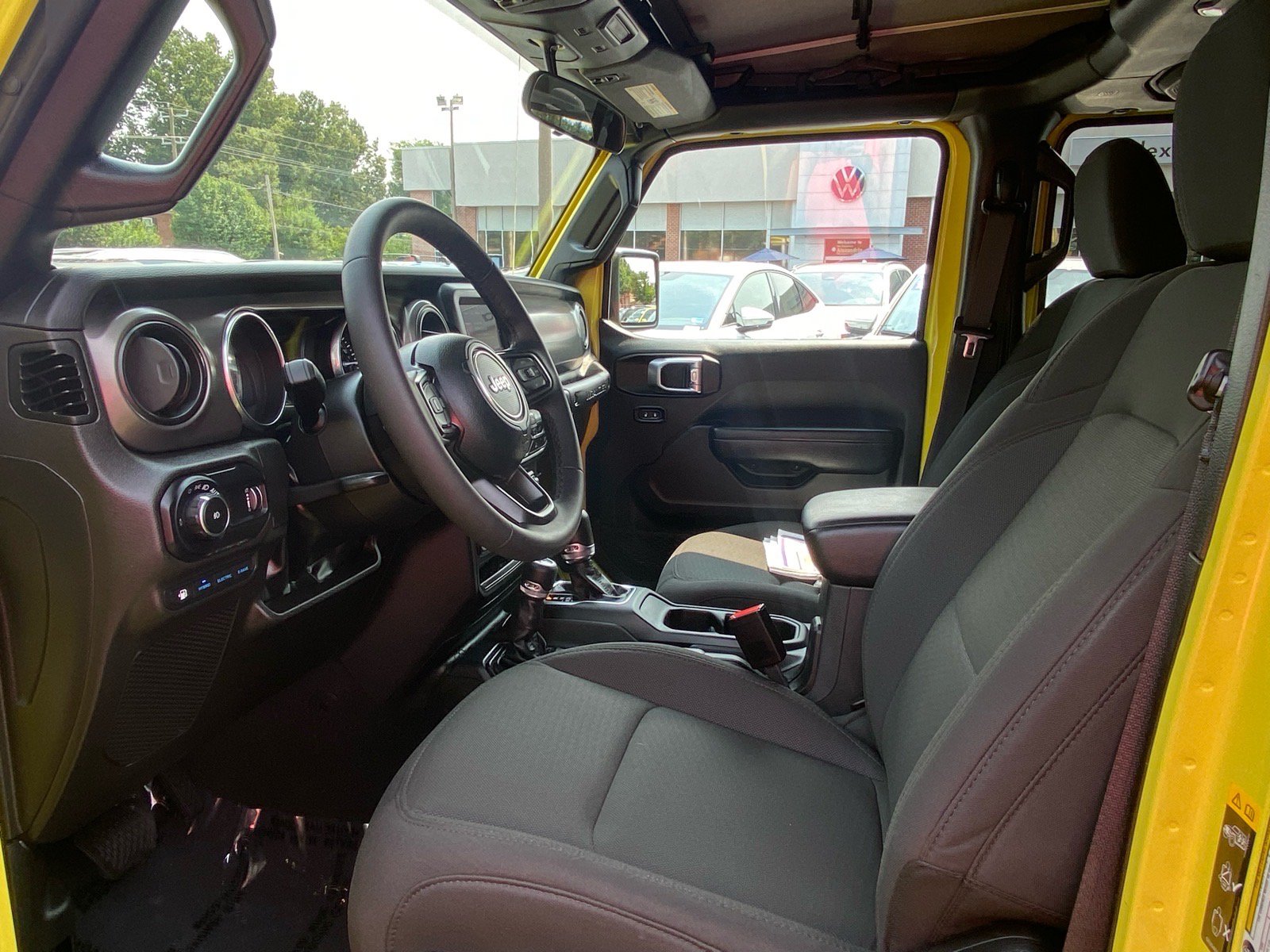 Used 2023 Jeep Wrangler Unlimited AWD/4WD image 13