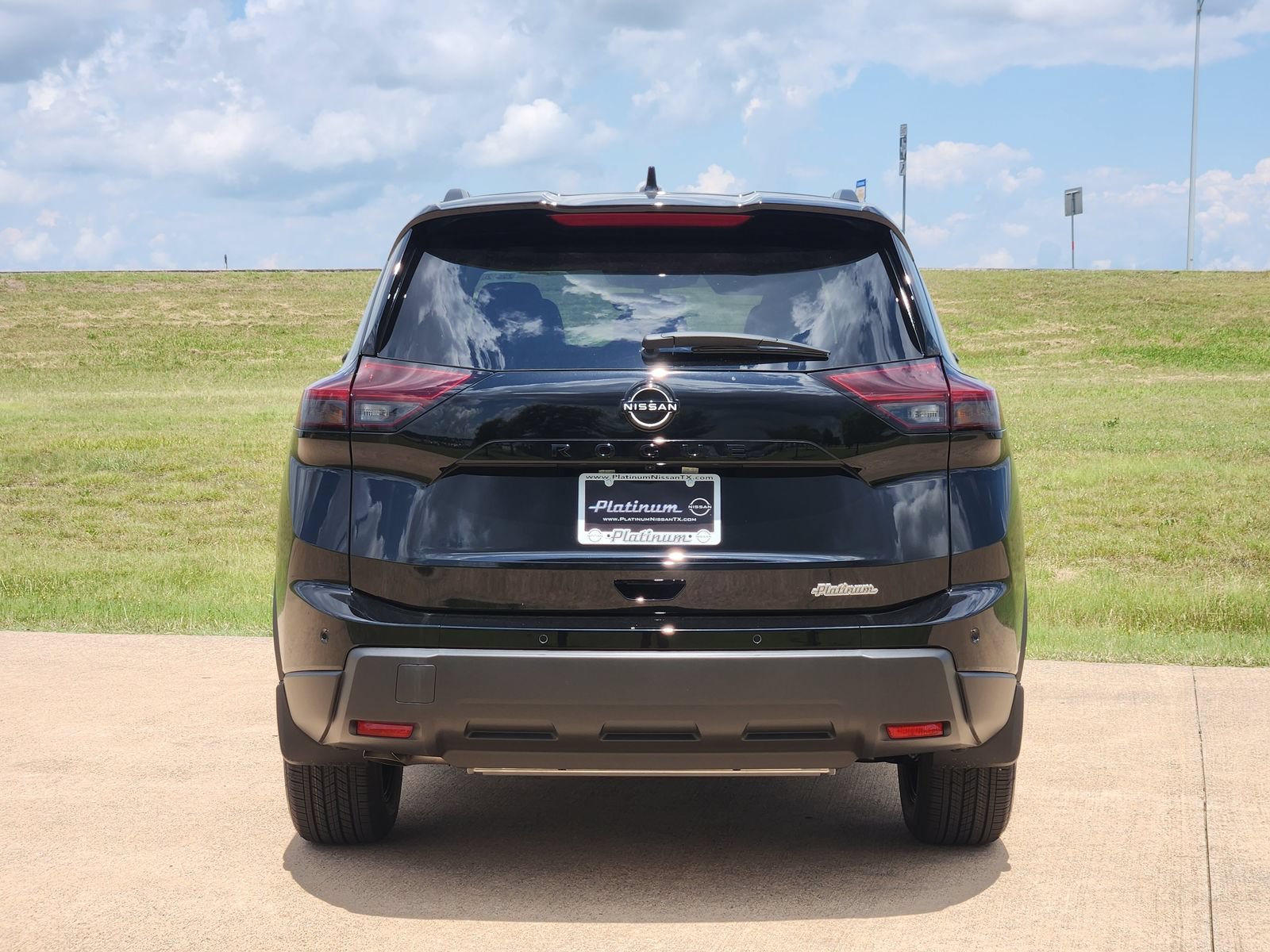 New 2026 Nissan Rogue Dark Armor FWD image 8