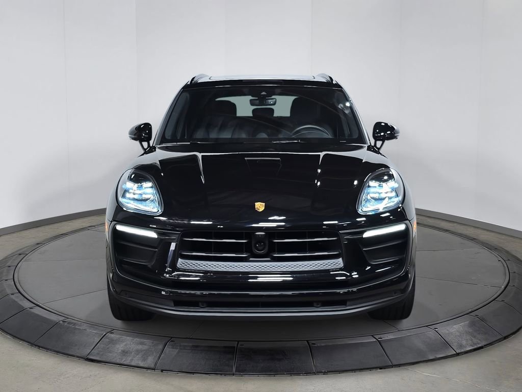 Certified 2025 Porsche Macan image 10