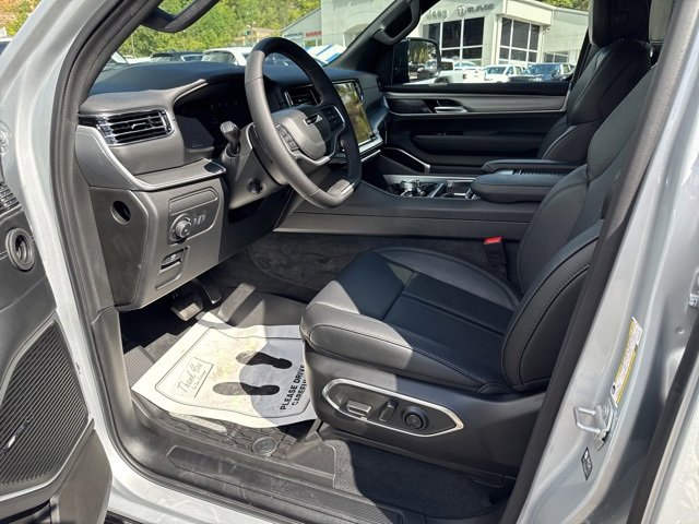 New 2025 Jeep Wagoneer L Series II w/ Convenience Group I image 17