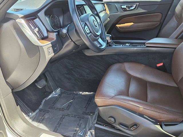Used 2021 Volvo XC60 T5 Momentum FWD image 16