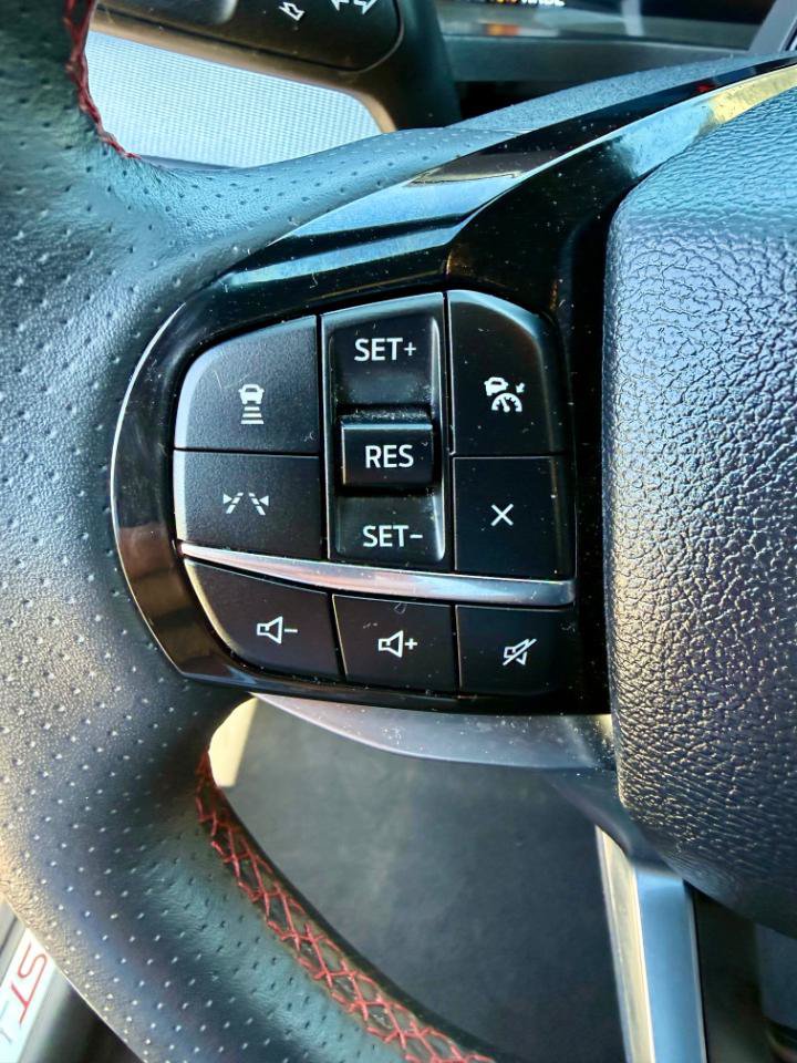 Used 2025 Ford Explorer ST-Line w/ ST-Line Street Pack AWD/4WD image 19