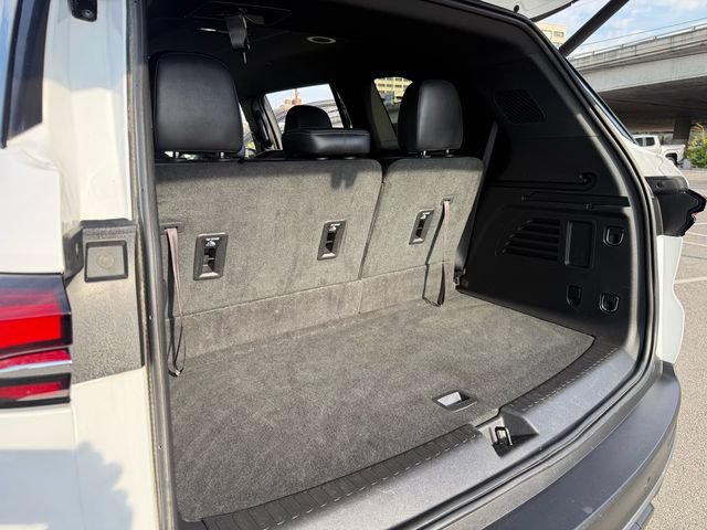 Used 2025 Buick Enclave Preferred AWD/4WD image 30