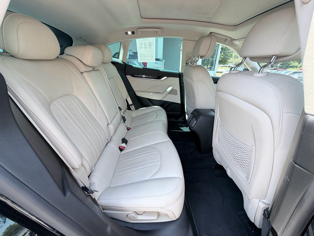 Used 2018 Maserati Levante AWD/4WD image 28