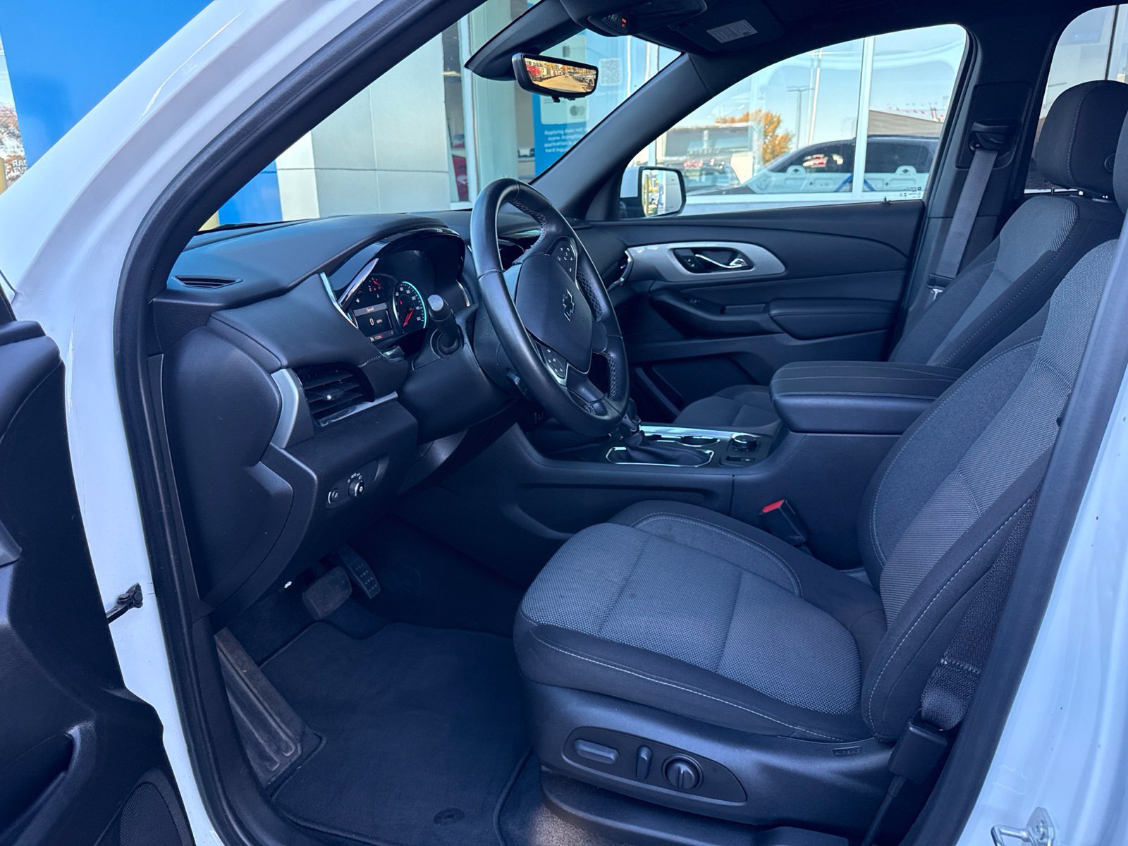 Used 2023 Chevrolet Traverse LT w/ Midnight/Sport Edition AWD/4WD image 21