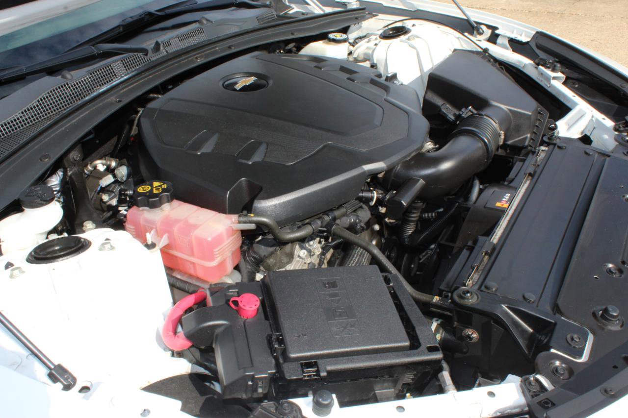 Used 2019 Chevrolet Camaro LT w/ Technology Package image 25