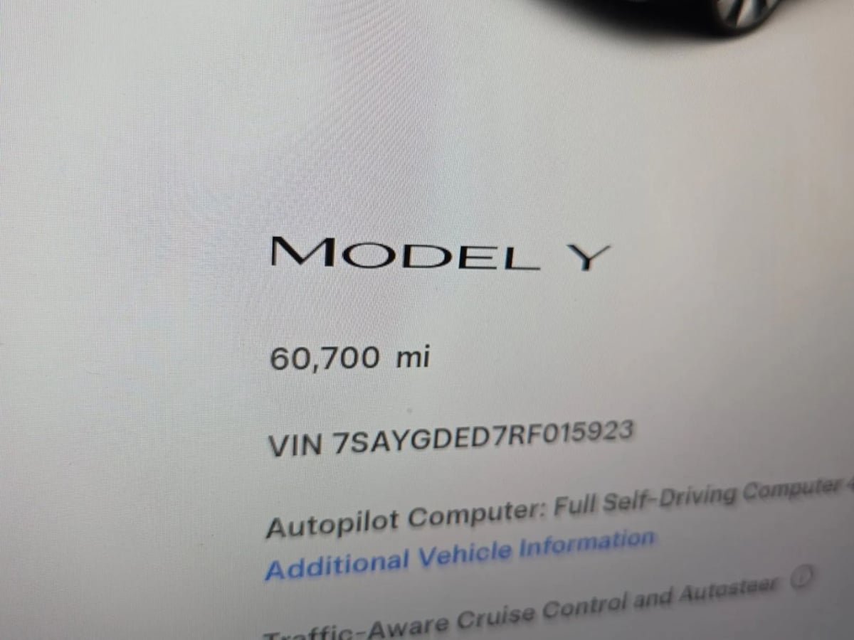 Used 2024 Tesla Model Y Long Range RWD image 3