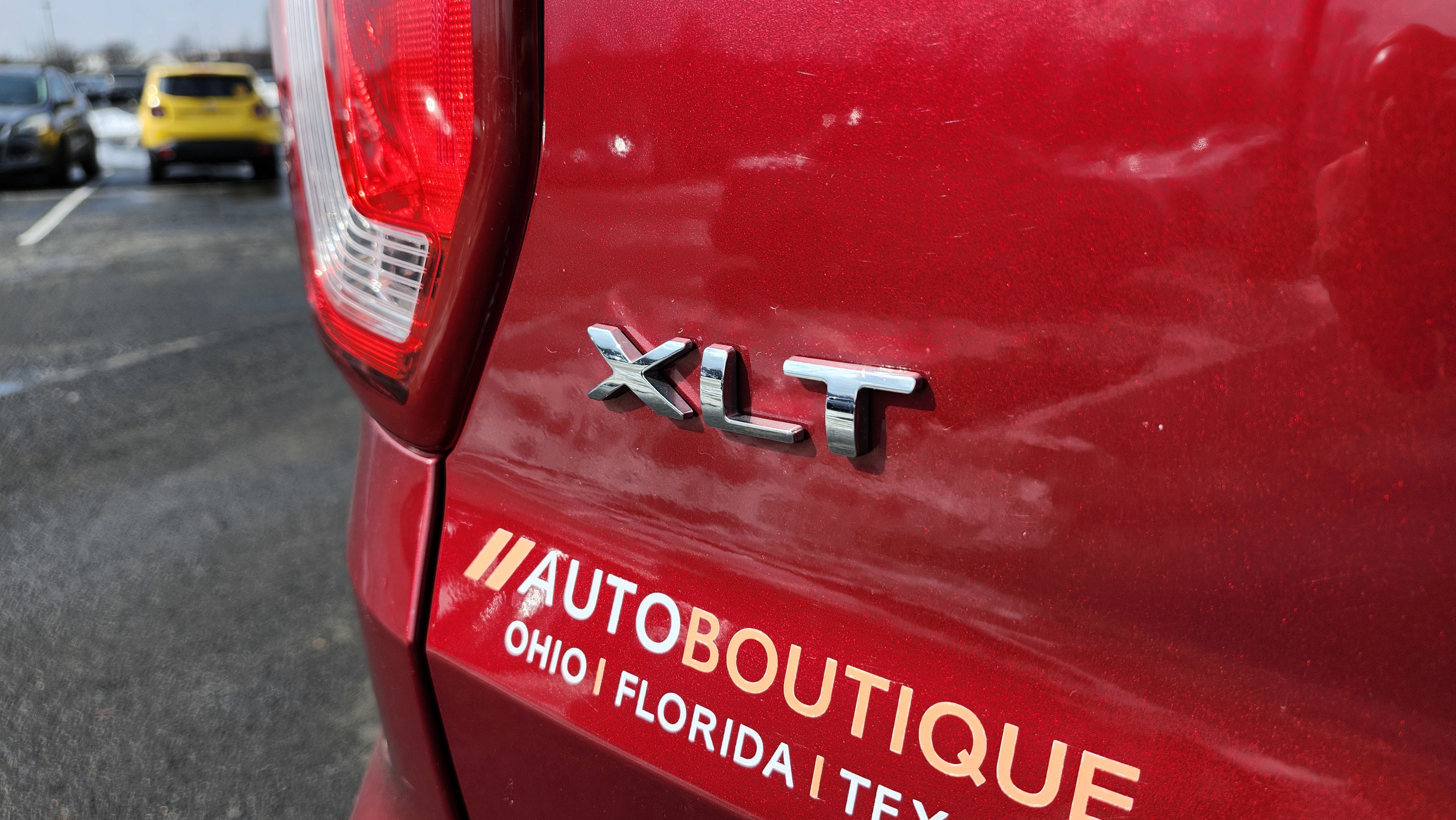 Used 2019 Ford Explorer XLT w/ Equipment Group 202A image 23